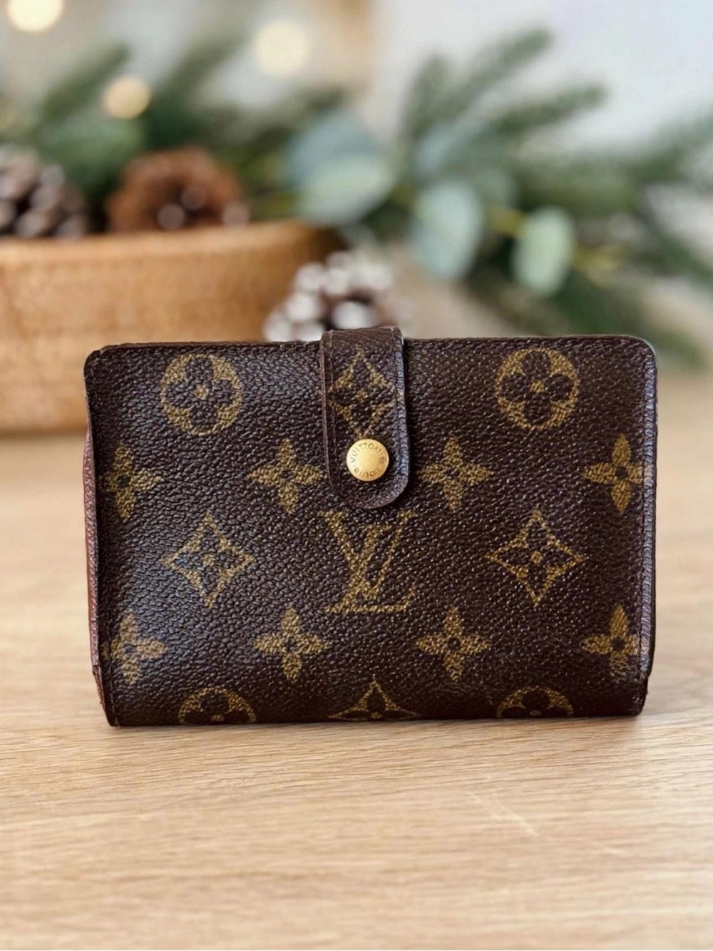 Just in 🔥Vuitton French purse, compact, wallet, kiss, lock, monogram, canvas